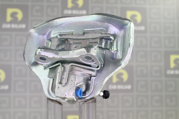 DA SILVA ET3525: Bremssattel vor der Achse, Vorderachse links