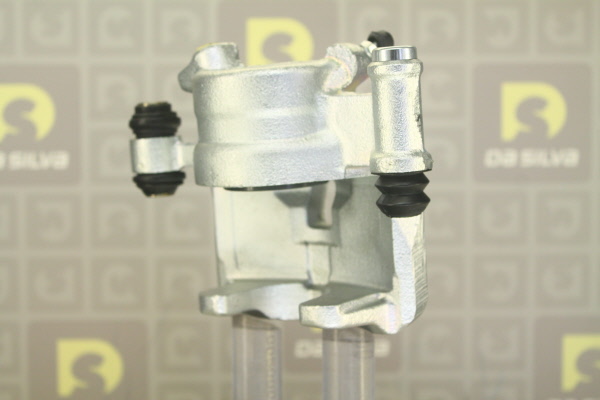 DA SILVA ET7606: Bremssattel hinter der Achse, Vorderachse links