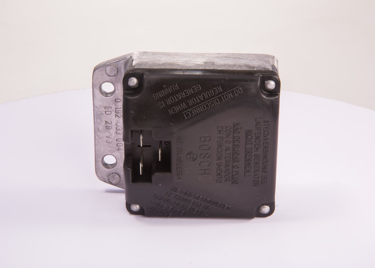 BOSCH 0 192 033 004: Lichtmaschinenregler