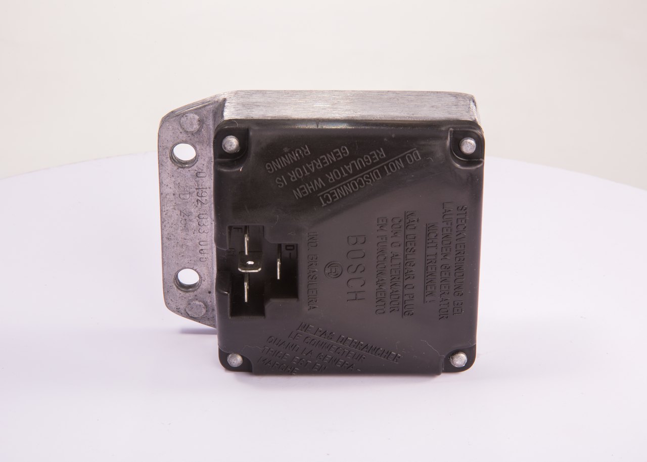 BOSCH 0 192 033 005: Lichtmaschinenregler
