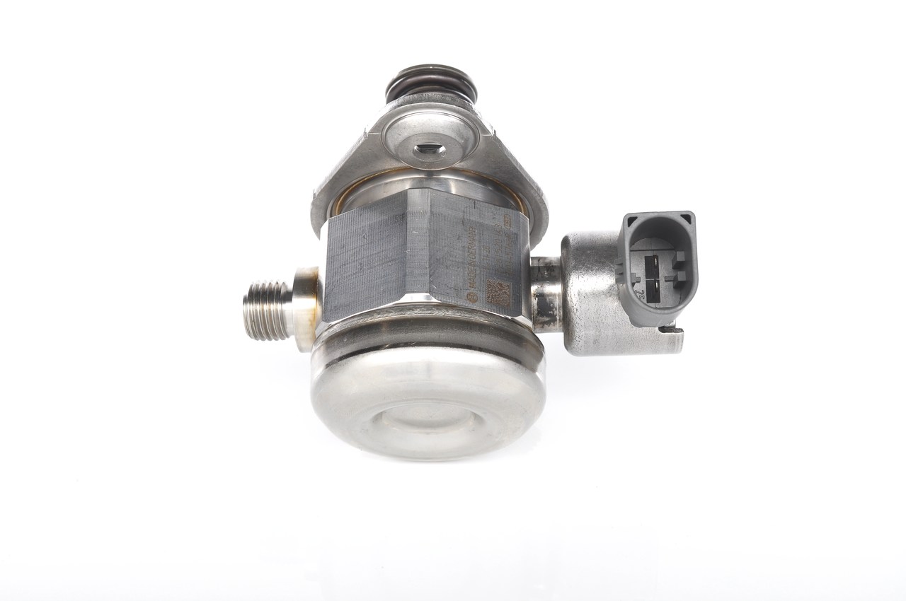 BOSCH 0 261 520 143 Помпа за високо налягане BMW 7 (F01, F02, F03, F04) 465 K.C. бензин/ електро цена