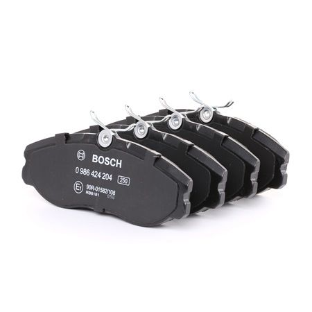 BOSCH 0 986 424 204: Bremsbeläge mit Zubehör, mit Anti-Quietsch-Blech, mit Schrauben