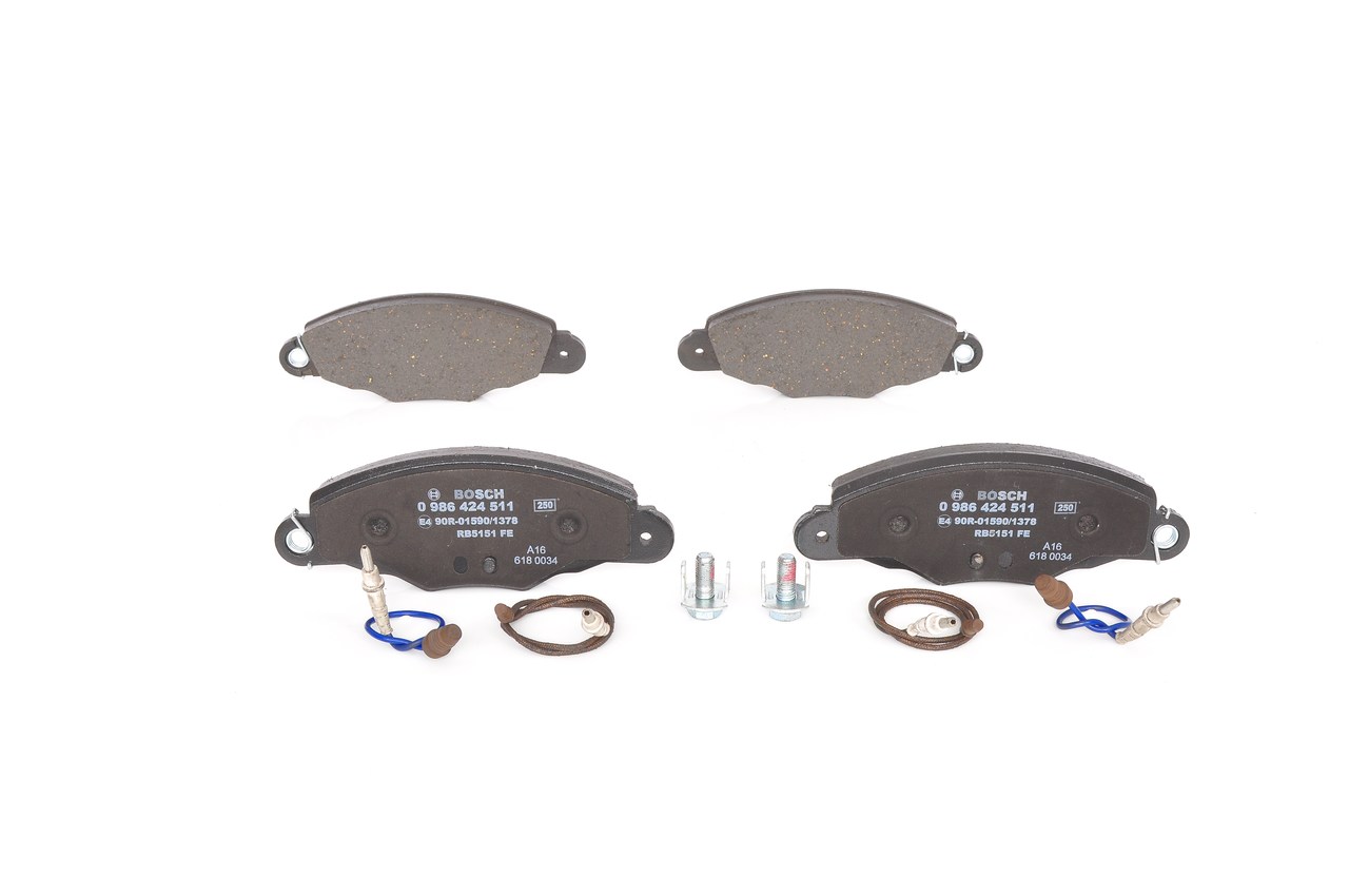 BOSCH 0 986 424 511: Bremsbeläge mit Zubehör, mit Anti-Quietsch-Blech, mit Schrauben