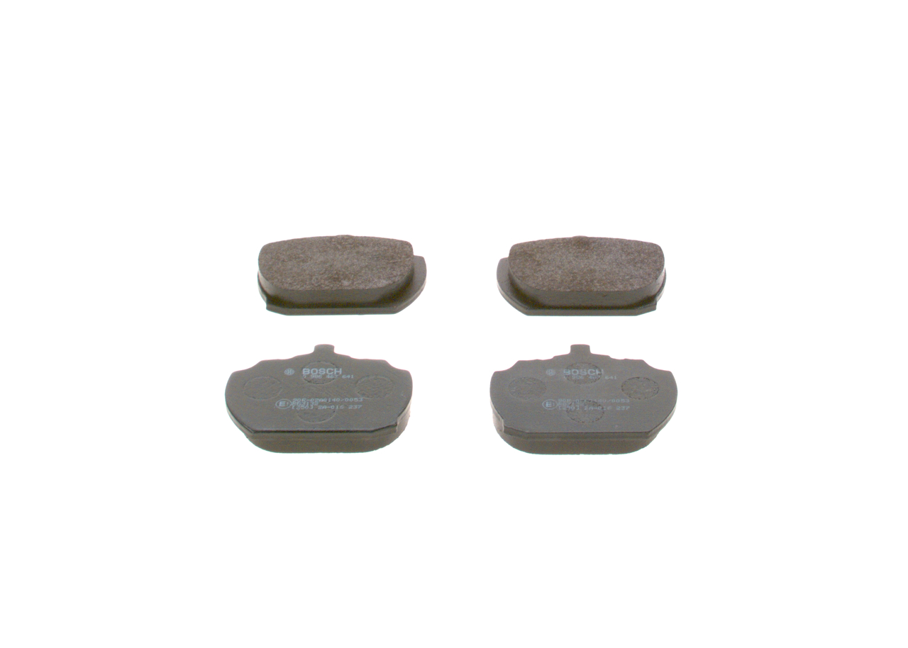 BOSCH 0 986 463 641 Remblokken FORD TRANSIT Open laadbak/ Chassis (T_ _) 82 Pk Benzine kosten