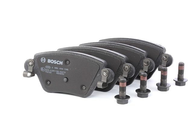 BOSCH 0 986 494 046: Fékbetét készlet, tárcsafék szerelési útmutatóval, csikorgásgátló lemezzel, csavarokkal