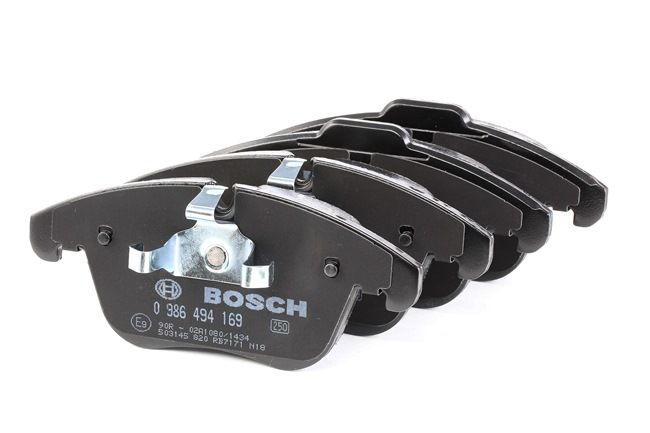 BOSCH 0 986 494 169: Bremsbeläge mit Montageanleitung, mit Anti-Quietsch-Blech, mit Kolbenclip