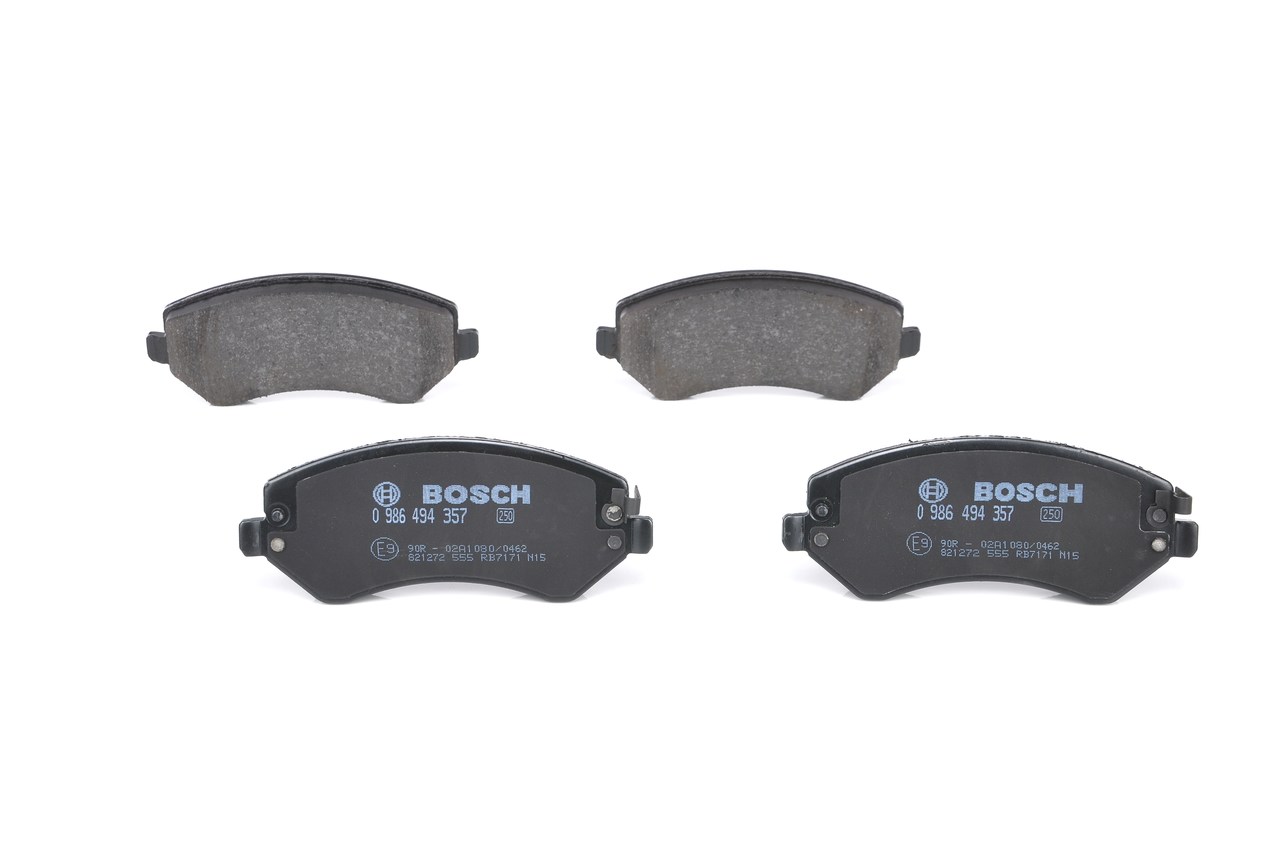 BOSCH 0 986 494 357: Bremsbeläge mit Anti-Quietsch-Blech, mit Montageanleitung