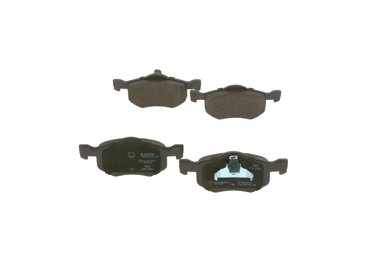 BOSCH 0 986 494 361: Bremsbeläge mit Kolbenclip, mit Anti-Quietsch-Blech