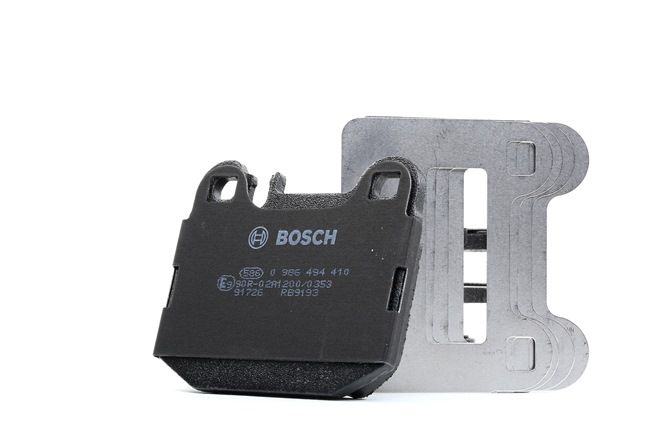 BOSCH 0 986 494 410: Bremsbeläge mit Anti-Quietsch-Blech, mit Montageanleitung