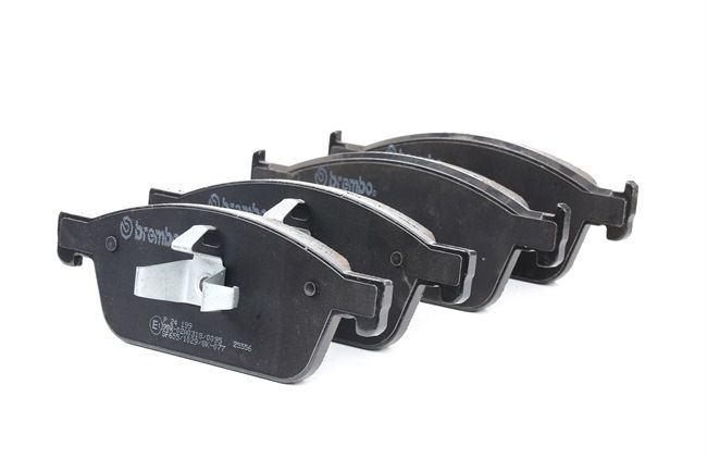 BREMBO P 24 199: Juego de pastillas de freno PRIME LINE con accesorios, con clip de émbolo, Chapa antichirridos