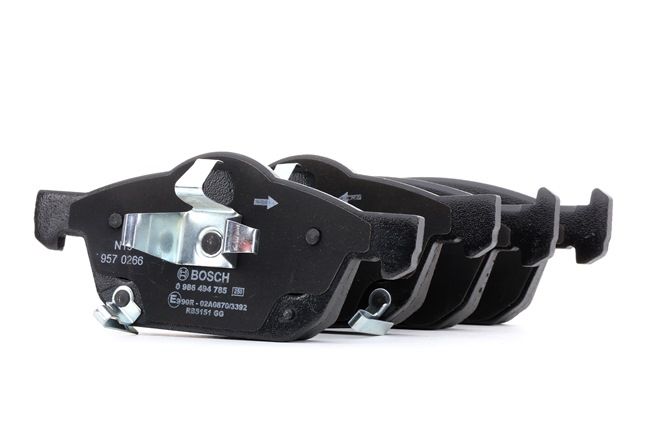BOSCH 0 986 494 785: Bremsbeläge mit Kolbenclip, mit Anti-Quietsch-Blech