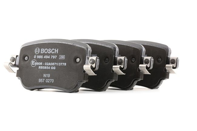 BOSCH 0 986 494 797: Piduriklotsid koos kokkusurumisvastase plekiga