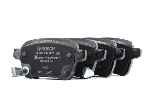 BOSCH 0 986 494 802: Bremsbeläge mit Anti-Quietsch-Blech
