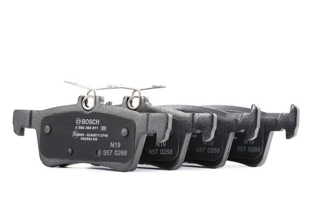 BOSCH 0 986 494 811: Bremsbeläge mit Anti-Quietsch-Blech