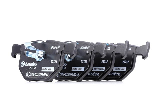 BREMBO P 06 033X: Piduriklotsid XTRA LINE ilma lisavarustuseta, koos kokkusurumisvastase plekiga