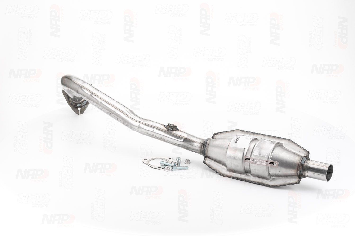 NAP carparts CAK10245: Katalizator z materiałem montażowym/ mocującym