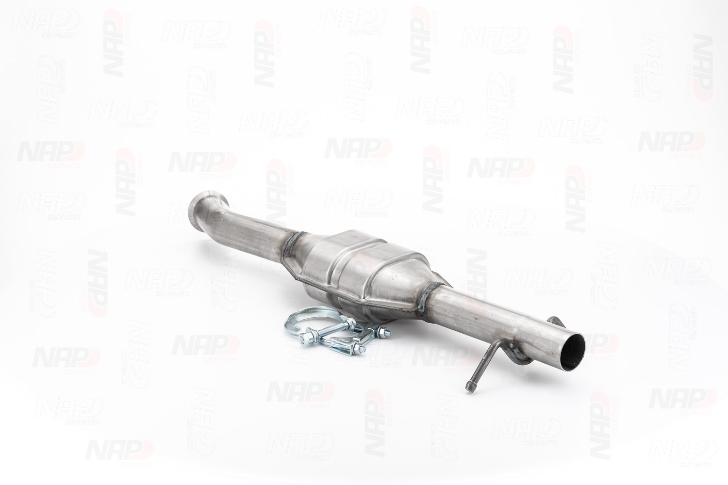 NAP carparts CAK10631: Katalizator z materiałem montażowym/ mocującym