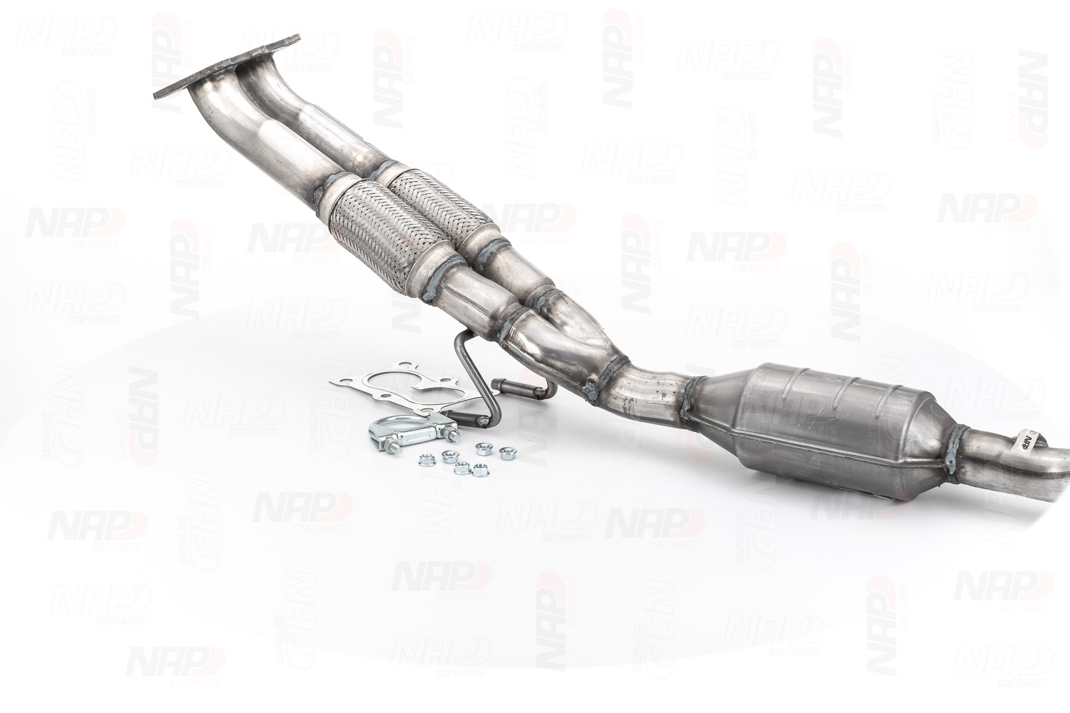 NAP carparts CAK10777: Katalysator mit Anbau-/Befestigungsmaterial