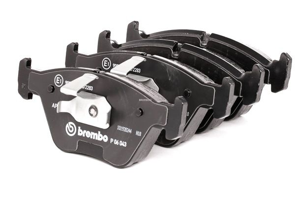 BREMBO P 06 043: Juego de pastillas de freno PRIME LINE con accesorios, con clip de émbolo, Chapa antichirridos