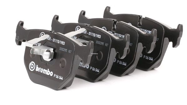 BREMBO P 06 044: Fékbetét készlet, tárcsafék PRIME LINE Tartozékokkal, dugattyú sasszeggel, csikorgásgátló lemezzel