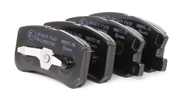 BREMBO P 54 031: Brzdové platničky PRIME LINE s prislusenstvom, s piestovym klipom, s proti hlukovým plechom