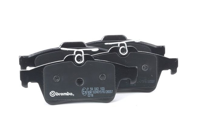 BREMBO P 59 042: Fékbetét készlet, tárcsafék PRIME LINE Tartozékok nélkül, csikorgásgátló lemezzel