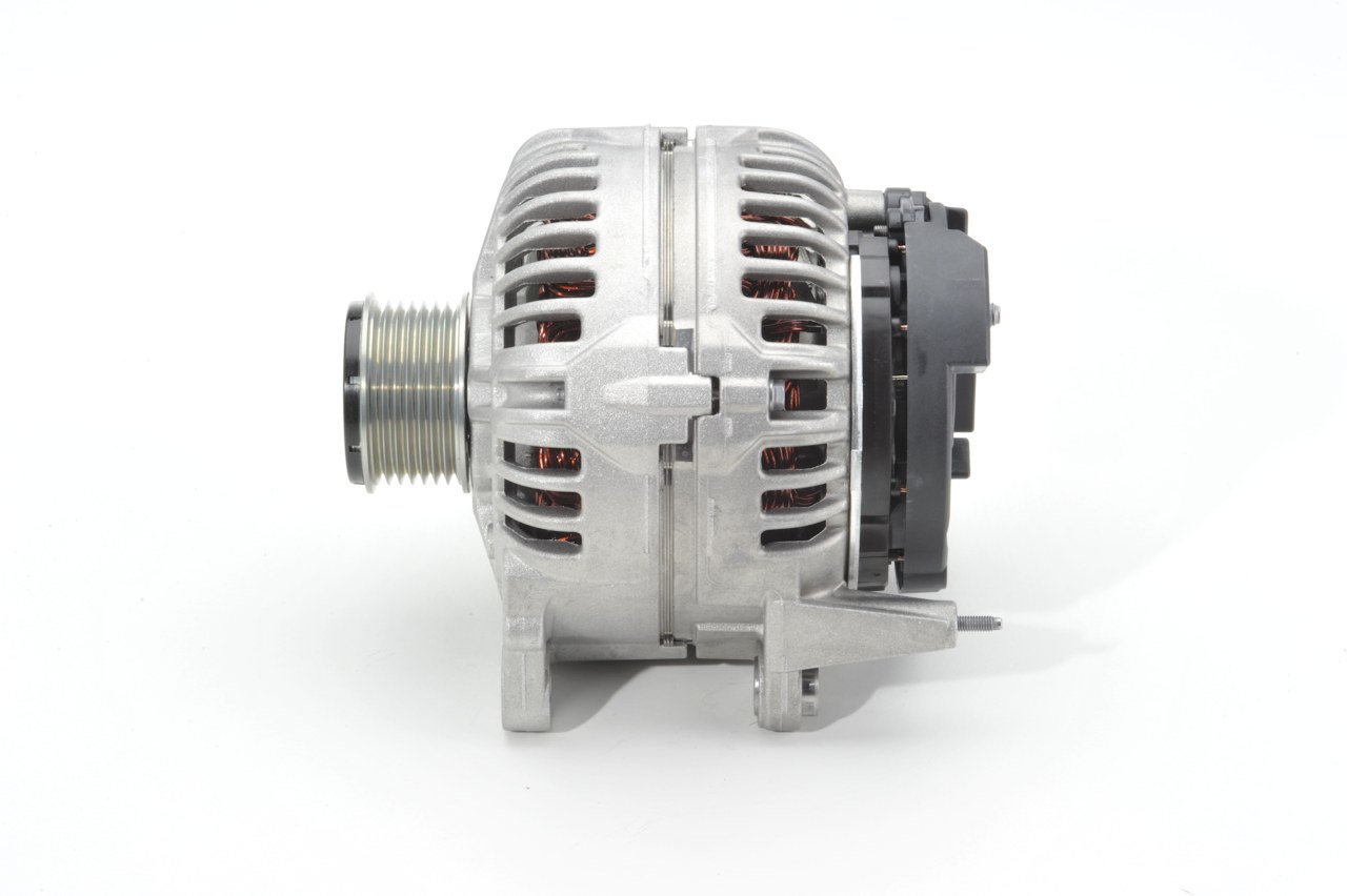 BOSCH 0 124 615 067: Alternador 150A