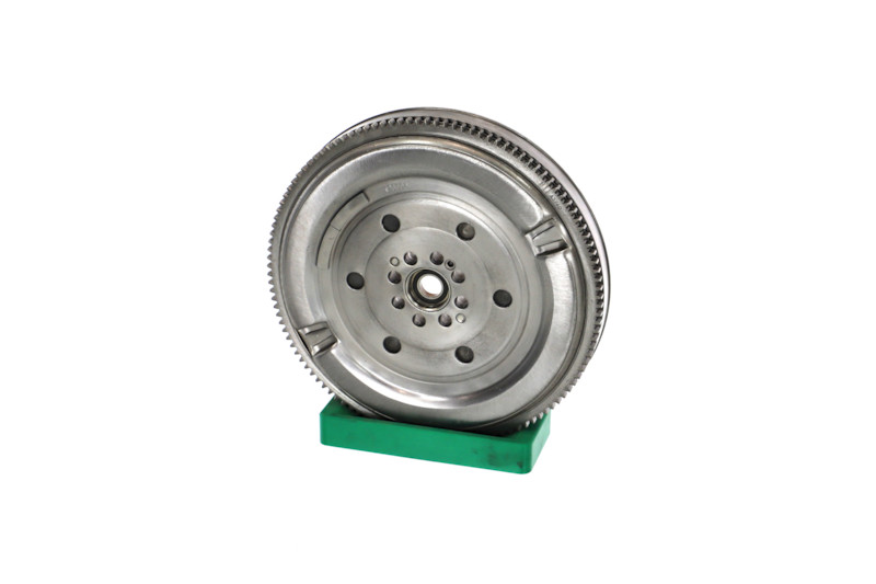 REMANTE 009-001-000013R: Schwungrad LUK 415 0272 10