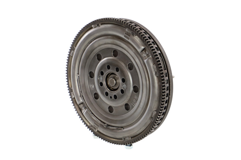 REMANTE 009-001-000024R Volante do motor VW PASSAT Variant (3B5) 193 cv Gasolina custo