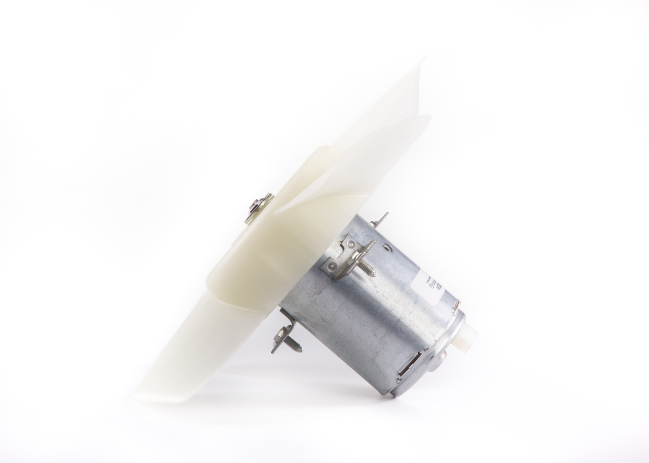 BOSCH 0 130 107 212: Elektromotor vetráka chladiča