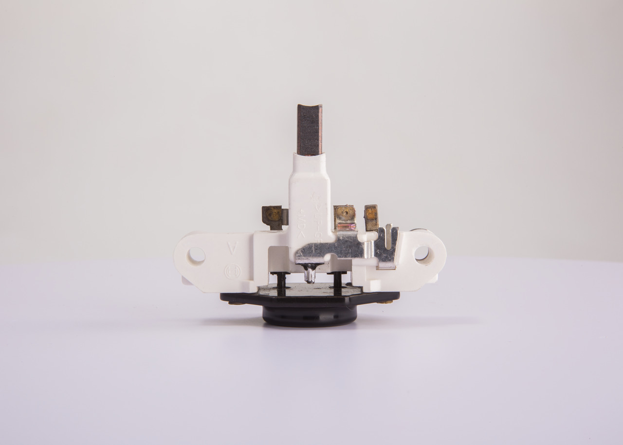 BOSCH 1 197 311 551: Regulador del alternador