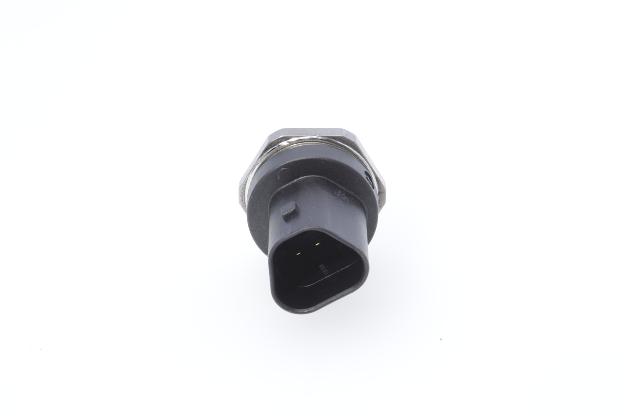 BOSCH 0 261 545 063 Датчик, налягане на горивото LAND ROVER Freelander 2 SUV (L359) 241 K.C. бензин цена