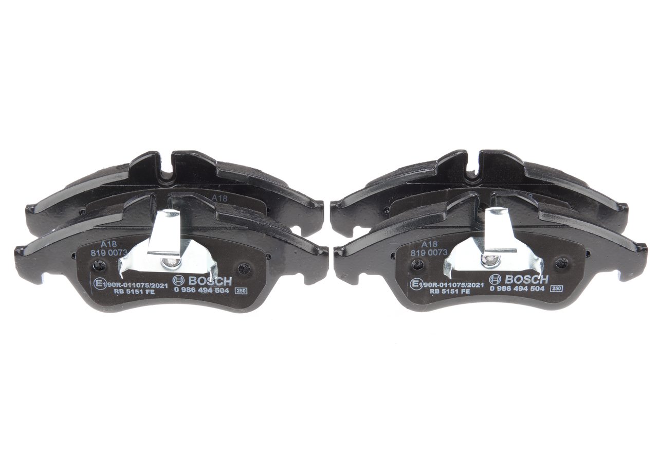 BOSCH 0 986 494 504: Kit pastiglie freni con lamierino anticigolío, con clip pistone