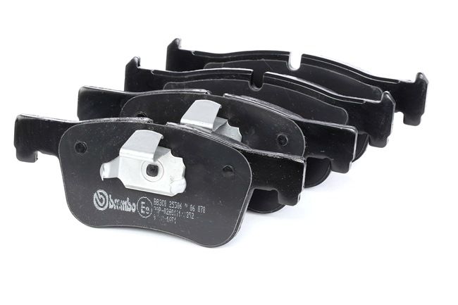 BREMBO P 06 070: Bremsbeläge PRIME LINE mit Zubehör, mit Kolbenclip, mit Anti-Quietsch-Blech