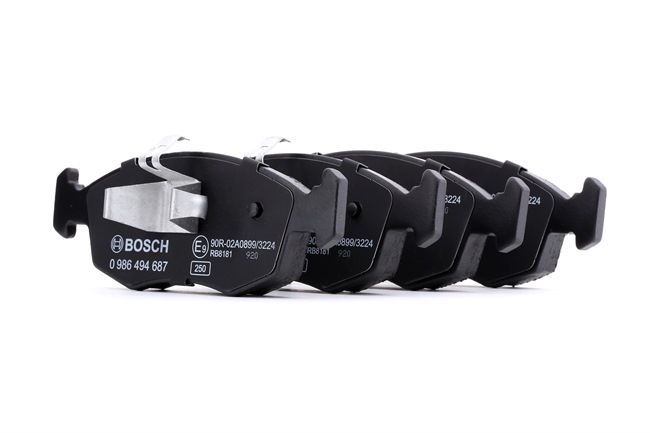 BOSCH 0 986 494 687: Bremseklodser med anti-knirke-plade, med stempelklips